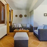 Naiades - Serene Getaway Near Apartment *