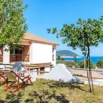 Naiades - Serene Getaway Near Apartment *