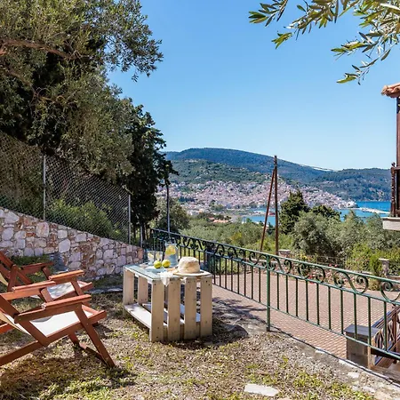 Naiades - Serene Getaway Near