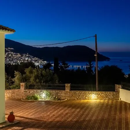 Naiades - Serene Getaway Near