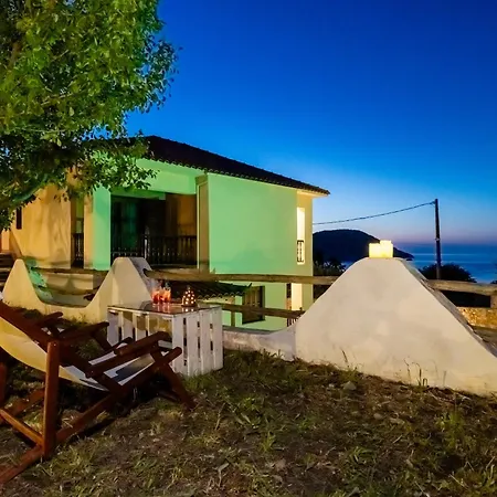 Naiades - Serene Getaway Near